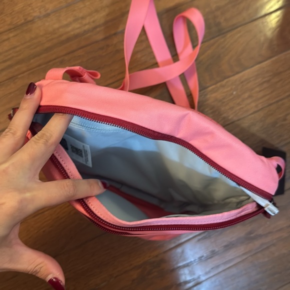 Arcteryx Mantis 2 waist pack - pink & never worn - Picture 2 of 3